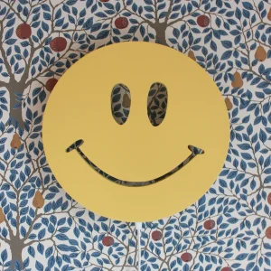 Houten wandlamp kinderkamer | Smiley - true joy yellow